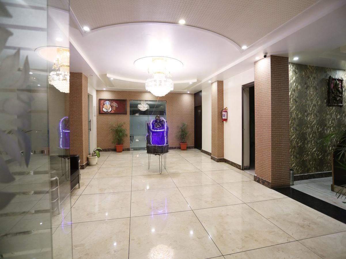 Oyo 4635 Sheetal Hotel Haldwāni Exterior foto